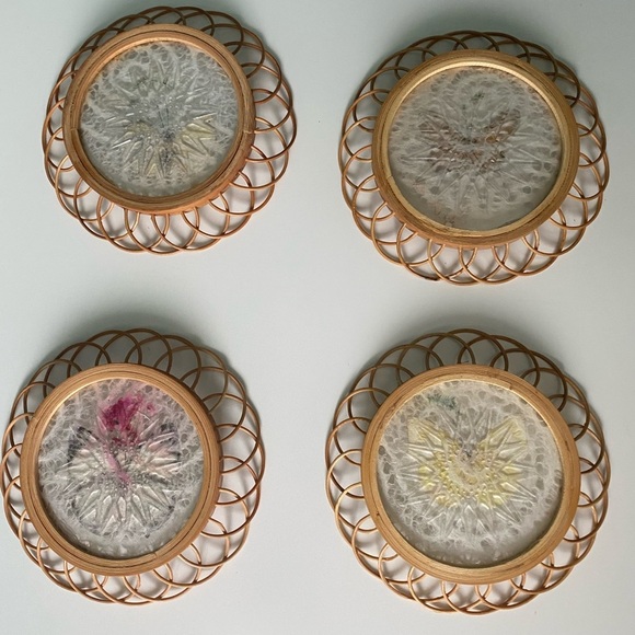 𝅺Sold♻️Vintage Rattan Bamboo Set of 4 Pressed Butterflies Coasters Lace detail - Picture 4 of 8